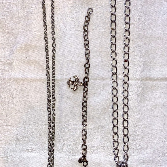 Fleur De Lis Filigree Jewelry Lot 2-Necklaces 2-Pair Earrings 1-Ring 1-Bracelet - Picture 9 of 15